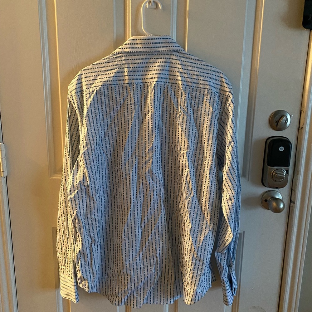 Men’s size XL, Robert Graham button down long sleeve collar shirt.